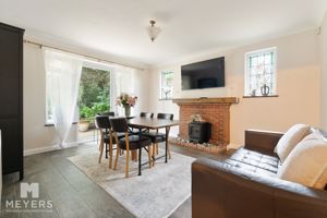 Dining Room - click for photo gallery